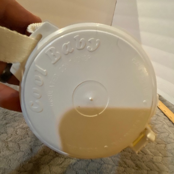 VINTAGE Cool Baby Tube Cooler Insulated Sling CAN CARRIER Hard Plastic w/Clip - Picture 7 of 8